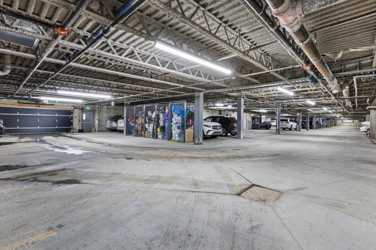 Garage — 13225, Boul. du Curé-Labelle, Mirabel, J7J2T3, Mirabel