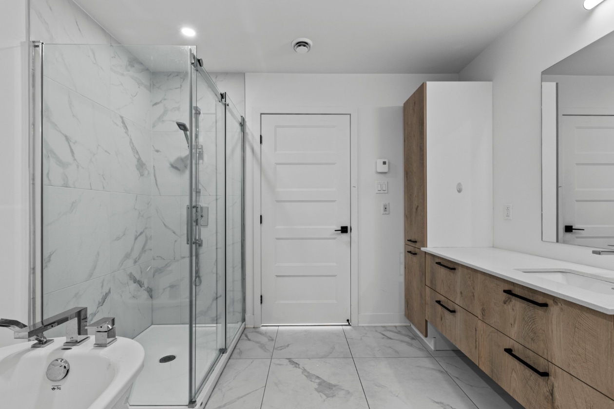 Salle de bains — 13225, Boul. du Curé-Labelle, Mirabel, J7J2T3, Mirabel