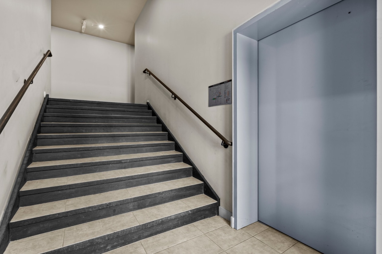 Escalier — 13225, Boul. du Curé-Labelle, Mirabel, J7J2T3, Mirabel