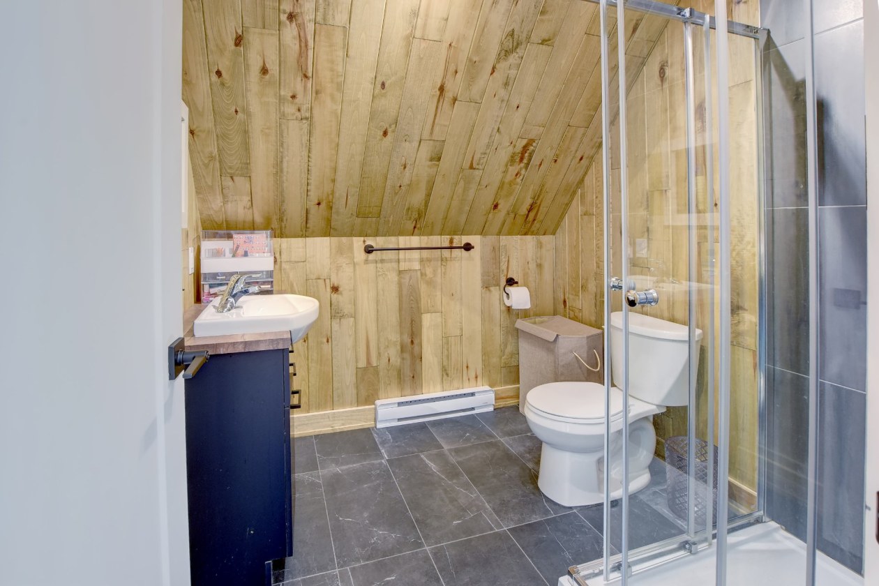 Salle de bains — 110, Ch. des Aigles, Saint-Michel-des-Saints, J0K3B0, Saint-Michel-des-Saints