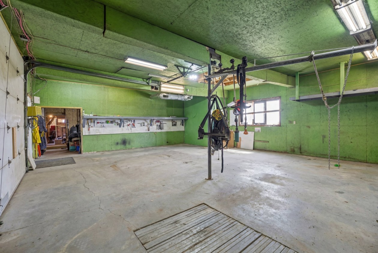 Garage — 280, Rg Montcalm, Saint-Esprit, J0K2L0, Saint-Esprit