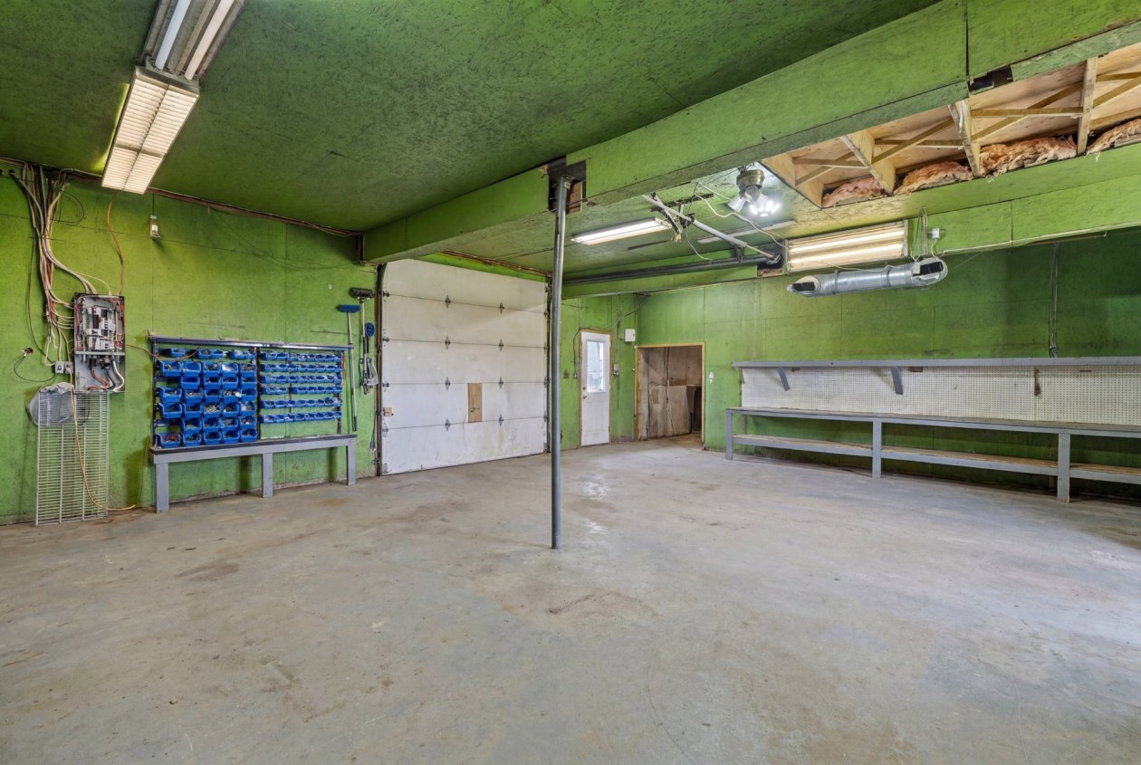 Garage — 280, Rg Montcalm, Saint-Esprit, J0K2L0, Saint-Esprit