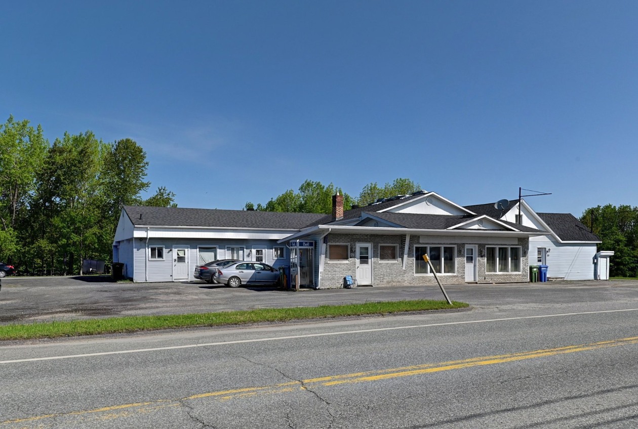 Façade — 89Z - 99Z, Route 108, Lingwick, J0K2Z0, Lingwick