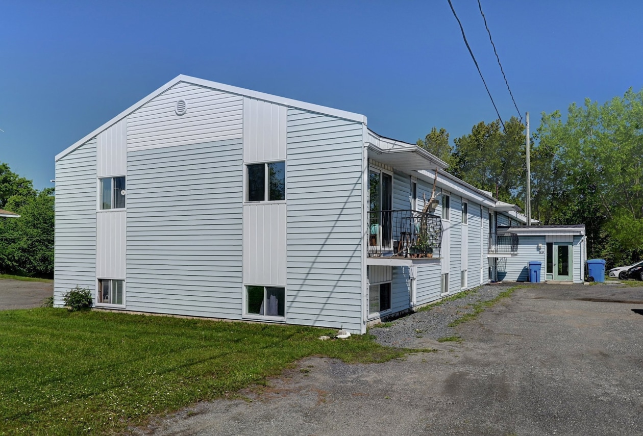 Façade — 89Z - 99Z, Route 108, Lingwick, J0K2Z0, Lingwick