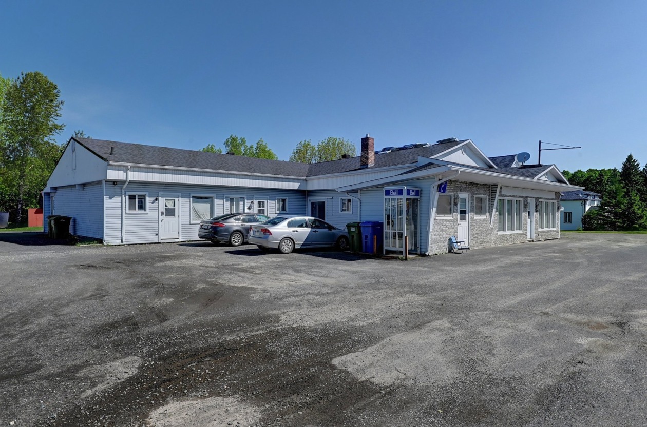 Façade — 89Z - 99Z, Route 108, Lingwick, J0K2Z0, Lingwick
