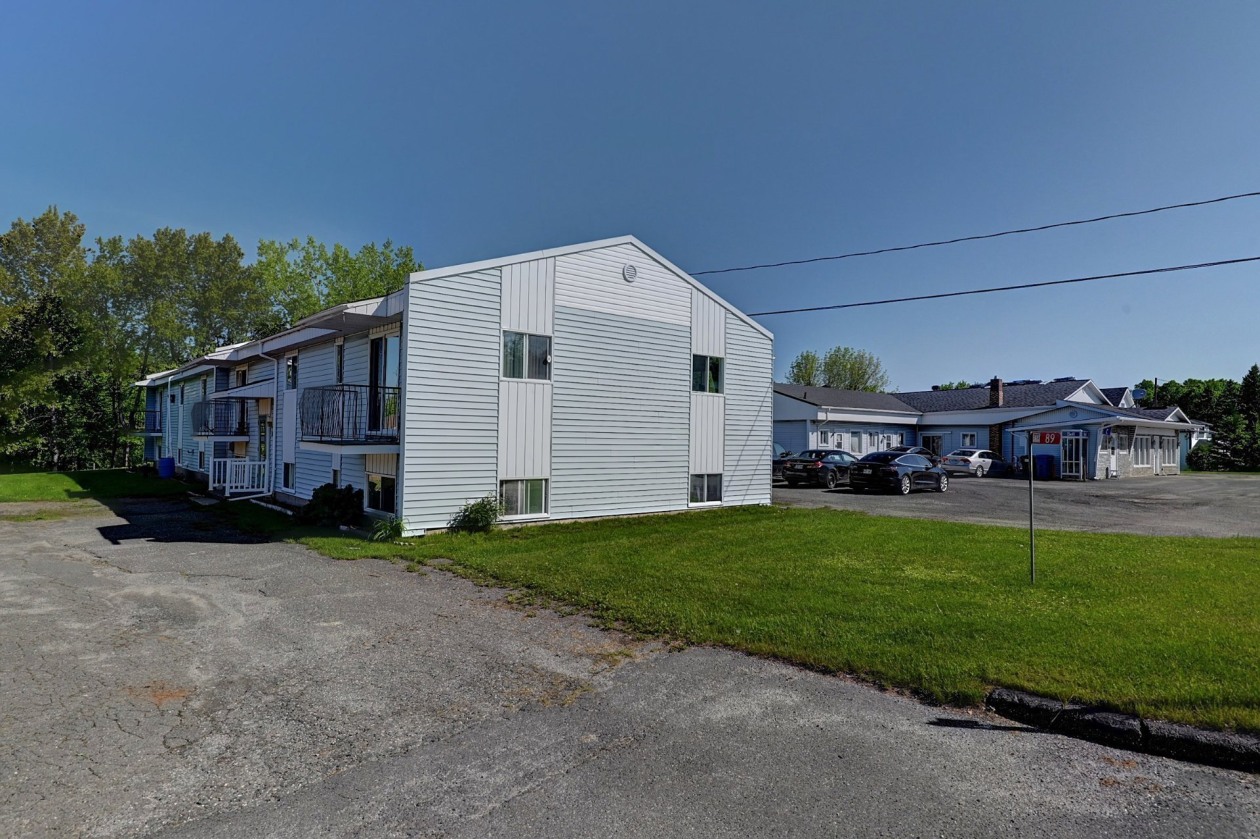Façade — 89Z - 99Z, Route 108, Lingwick, J0K2Z0, Lingwick