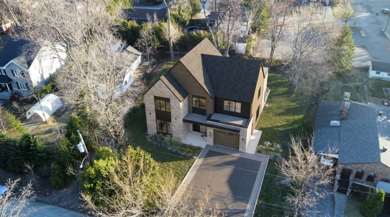 20 4E Ave — photo 1