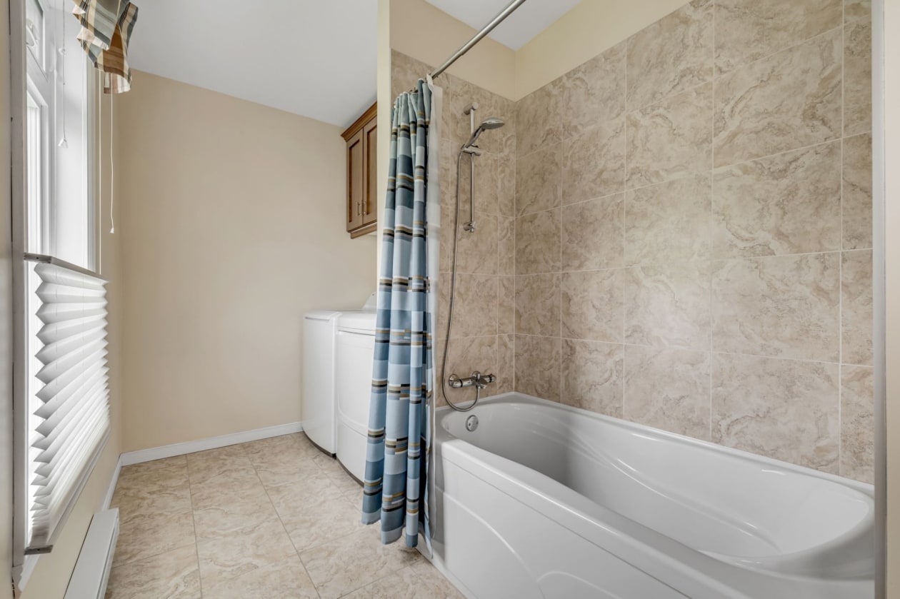 Salle de bains — 320, Rue des Frênes O., Québec (La Cité-Limoilou), G1L1G8, Québec (La Cité-Limoilou)