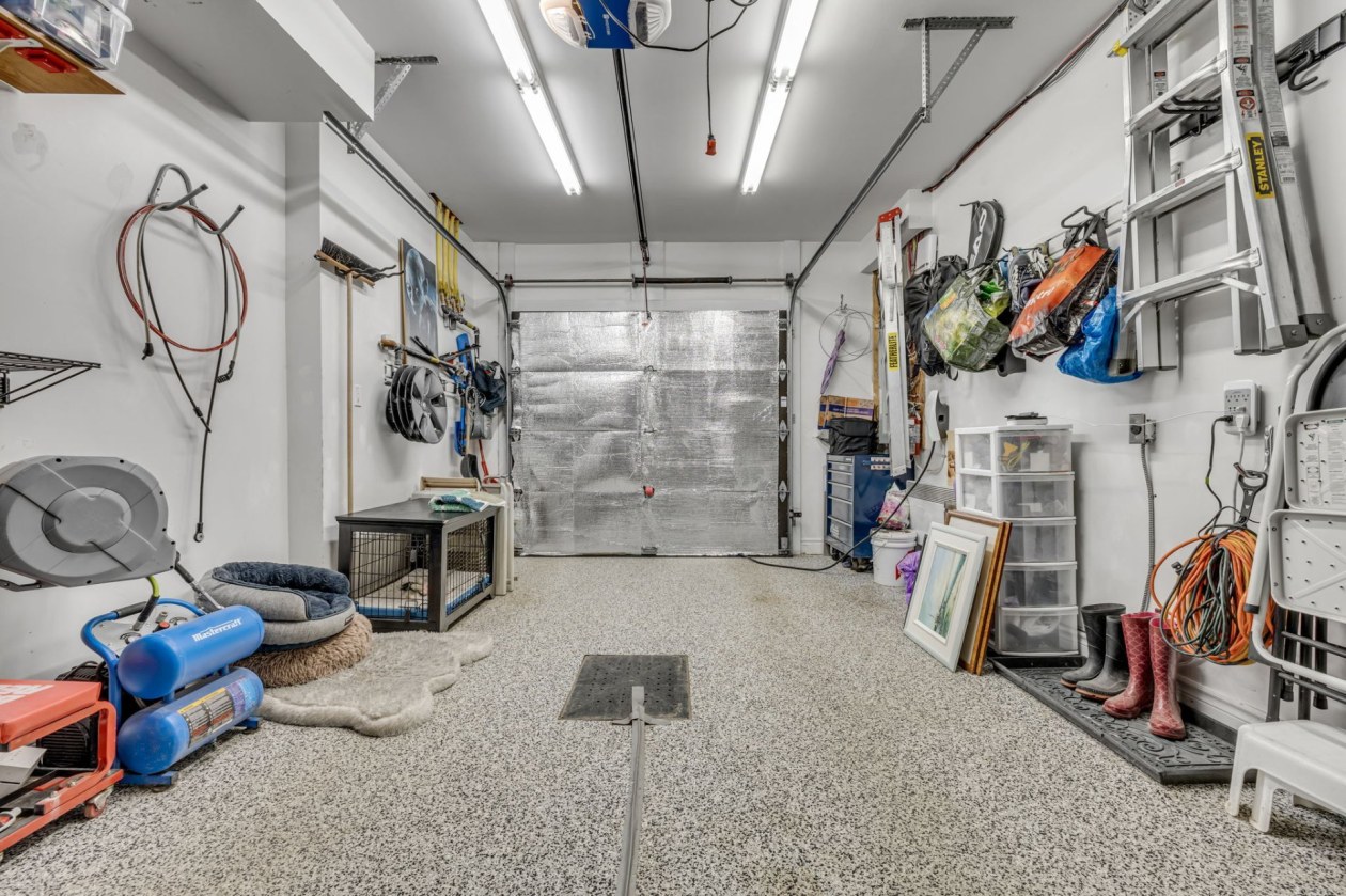 Garage — 327, Rue des Pionnières-de-Beauport, Québec (Beauport), G1E0A6, Québec (Beauport)