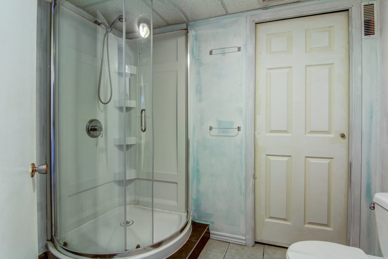Salle de bains — 4072, Rue de la Loire, 4, Saguenay (Jonquière), G8A1E9, Saguenay (Jonquière)