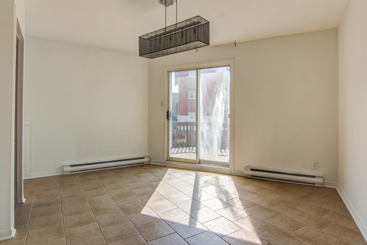 Salle à manger — 4072, Rue de la Loire, 4, Saguenay (Jonquière), G8A1E9, Saguenay (Jonquière)