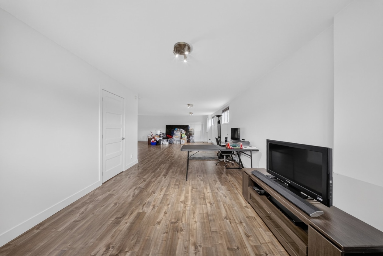 Salle familiale — 1543, Rue Stevens, Farnham, J2N0G6, Farnham