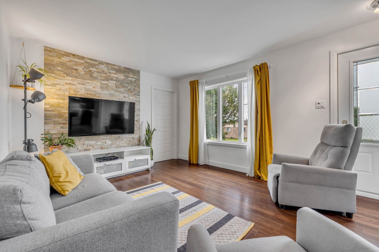Salon — 501, Rue du Bouleau-Blanc, Québec (La Haute-Saint-Charles), G3G1V5, Québec (La Haute-Saint-Charles)