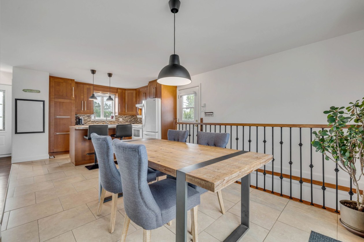 Salle à manger — 501, Rue du Bouleau-Blanc, Québec (La Haute-Saint-Charles), G3G1V5, Québec (La Haute-Saint-Charles)