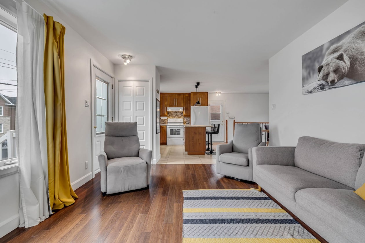 Salon — 501, Rue du Bouleau-Blanc, Québec (La Haute-Saint-Charles), G3G1V5, Québec (La Haute-Saint-Charles)