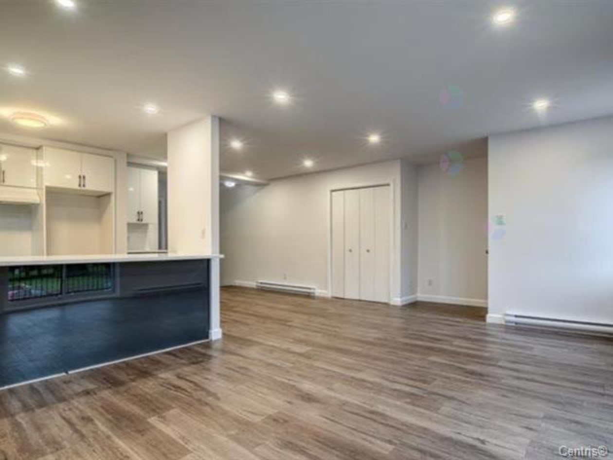 Salle à manger — 3331, Rue Mistral, Brossard, J4Y2T3, Brossard