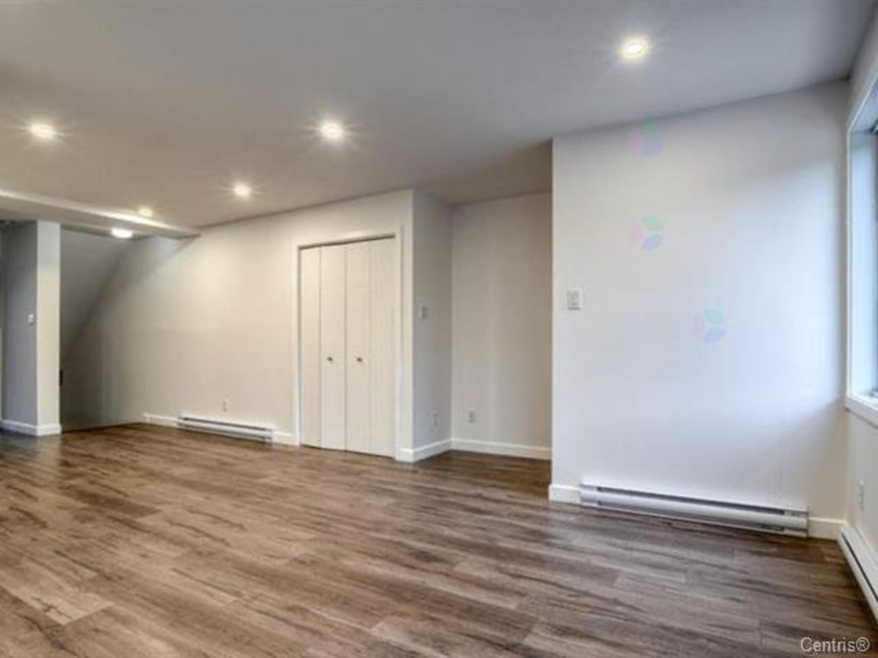 Salle à manger — 3331, Rue Mistral, Brossard, J4Y2T3, Brossard