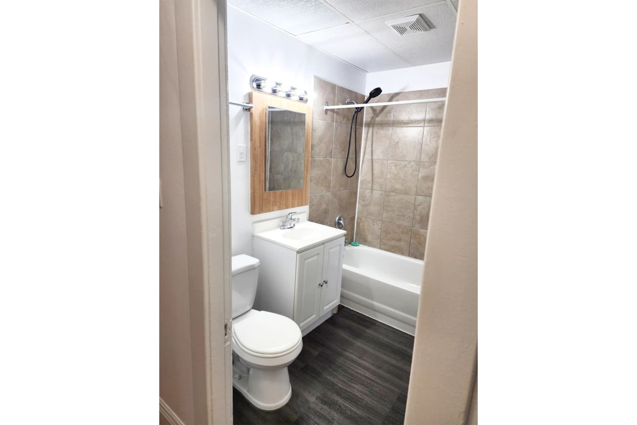 Salle de bains — 237 - 241, Rue Brooks, Sherbrooke (Les Nations), J1H4Y1, Sherbrooke (Les Nations)