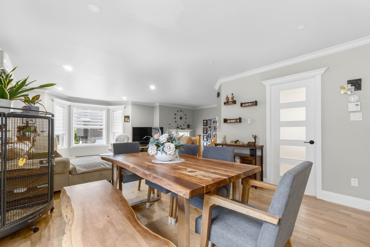 Salle à manger — 990, Rue de Bordeaux, Laval (Fabreville), H7P3Z5, Laval (Fabreville)