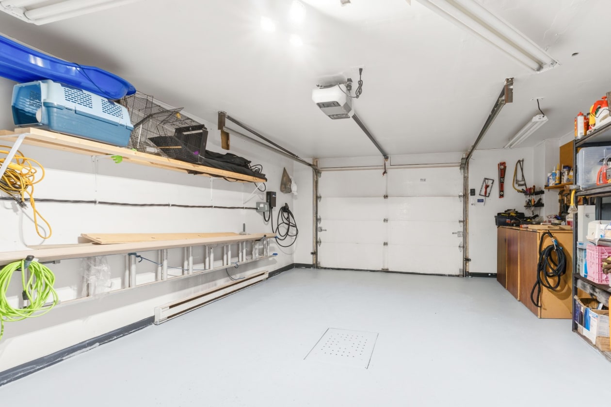 Garage — 990, Rue de Bordeaux, Laval (Fabreville), H7P3Z5, Laval (Fabreville)