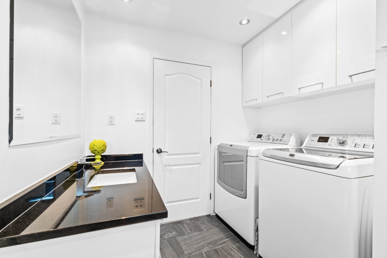 Salle de lavage — 644, Av. Crépeau, Mascouche, J7K2R3, Mascouche