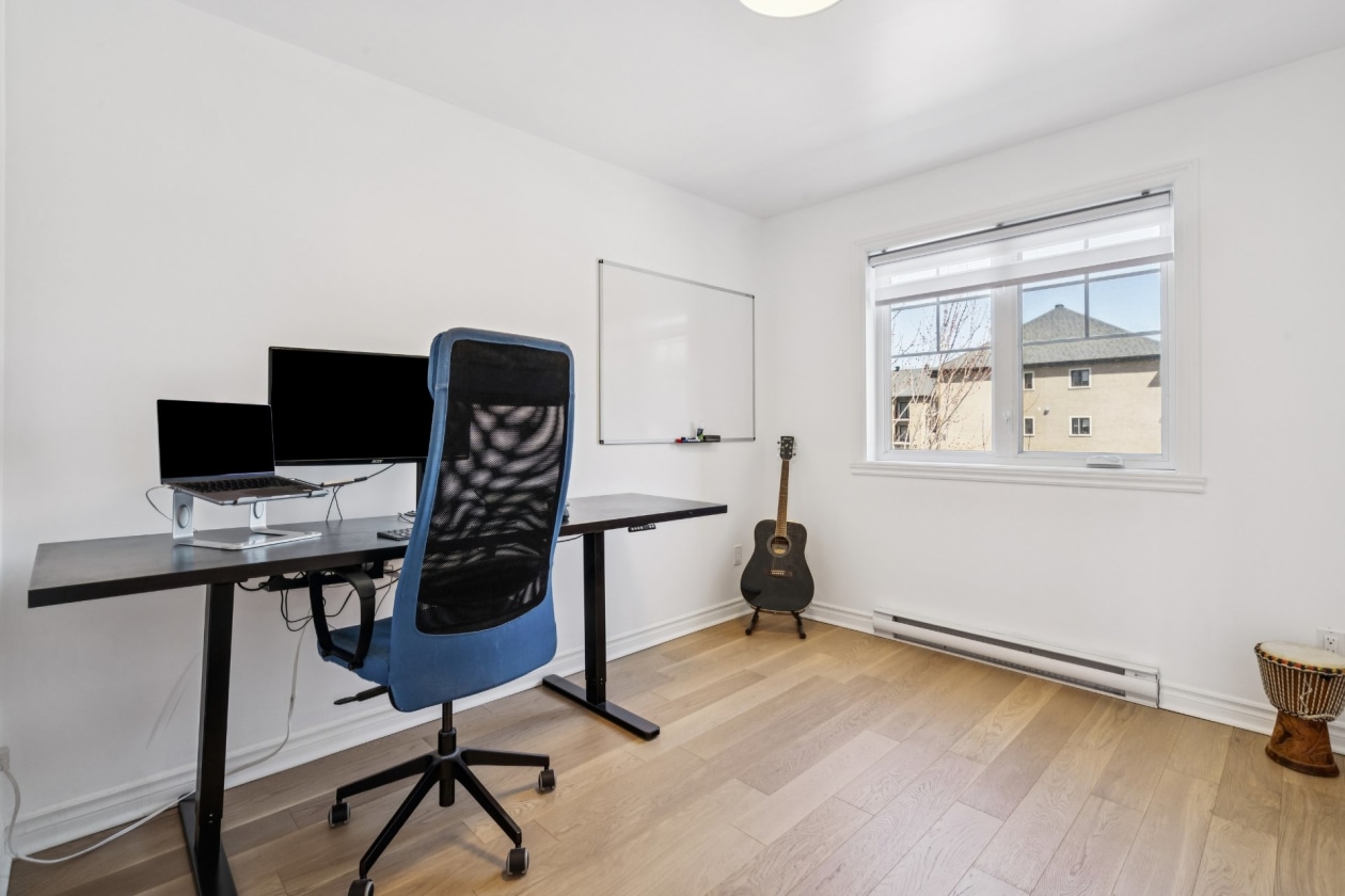 Chambre à coucher — 4335, Boul. Le Corbusier, 4, Laval (Sainte-Rose), H7L0G1, Laval (Sainte-Rose)