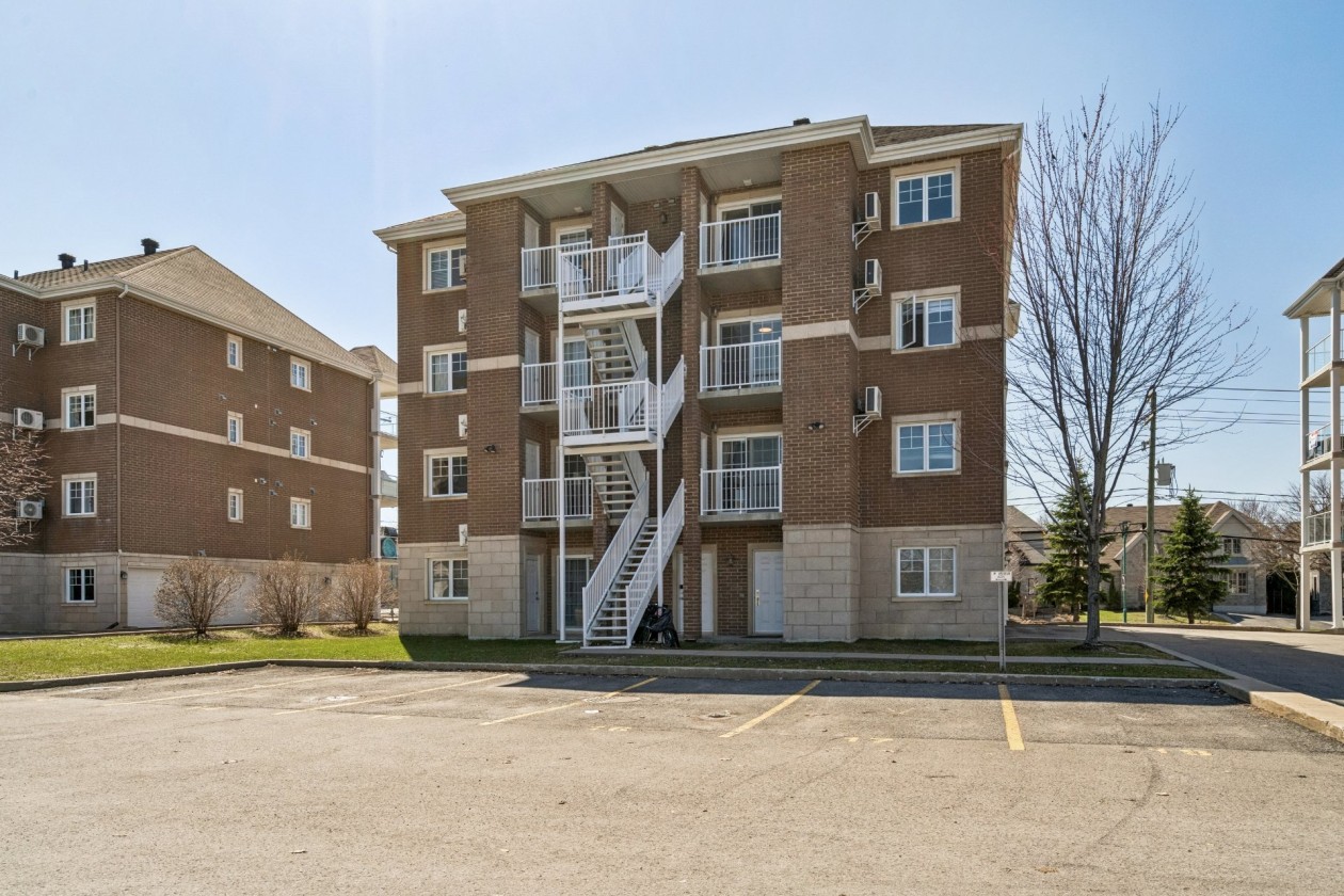 Face arrière — 4335, Boul. Le Corbusier, 4, Laval (Sainte-Rose), H7L0G1, Laval (Sainte-Rose)