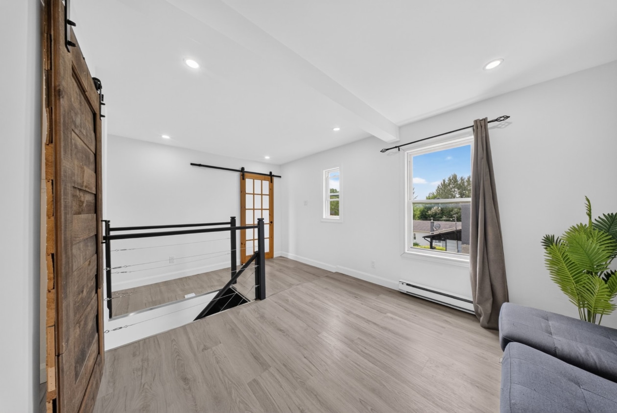 Boudoir — 27, Rue Brown, Windsor, J1S2K7, Windsor