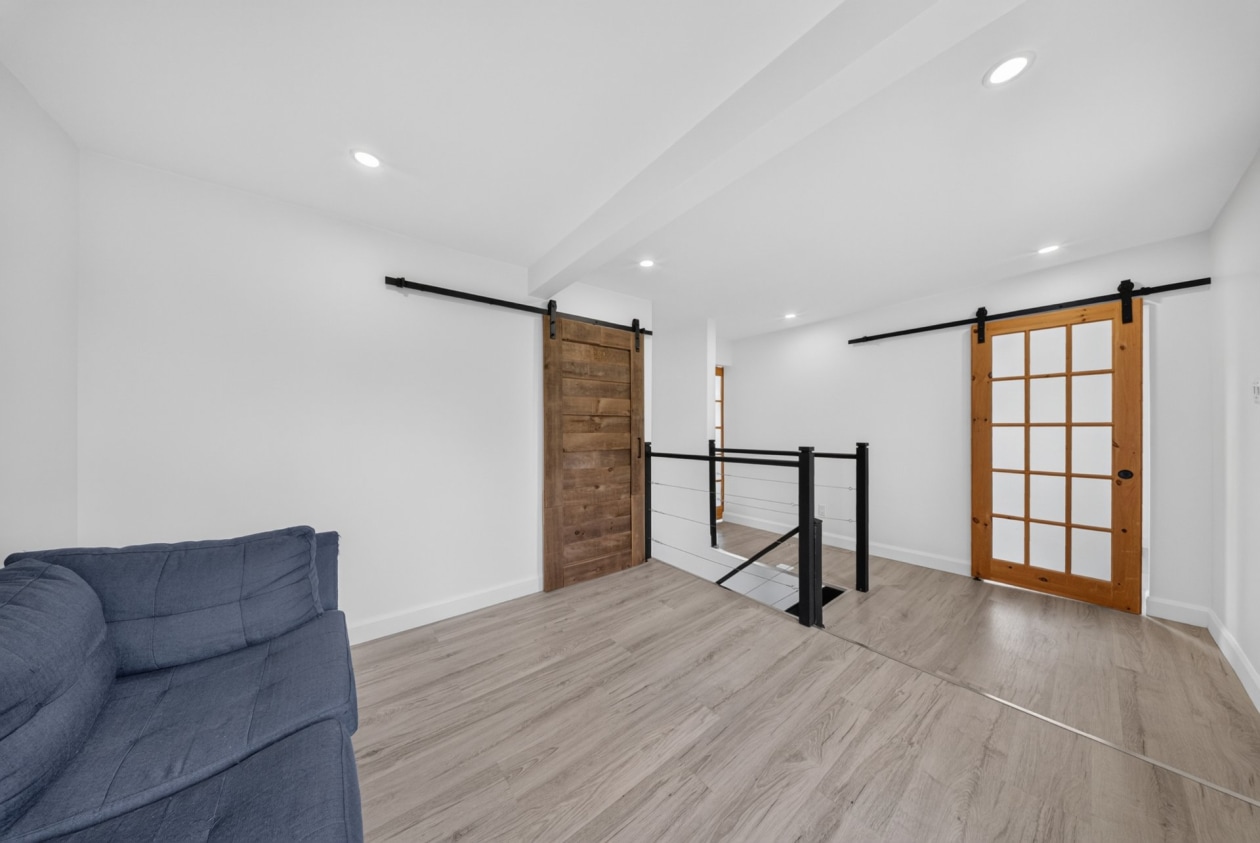 Boudoir — 27, Rue Brown, Windsor, J1S2K7, Windsor