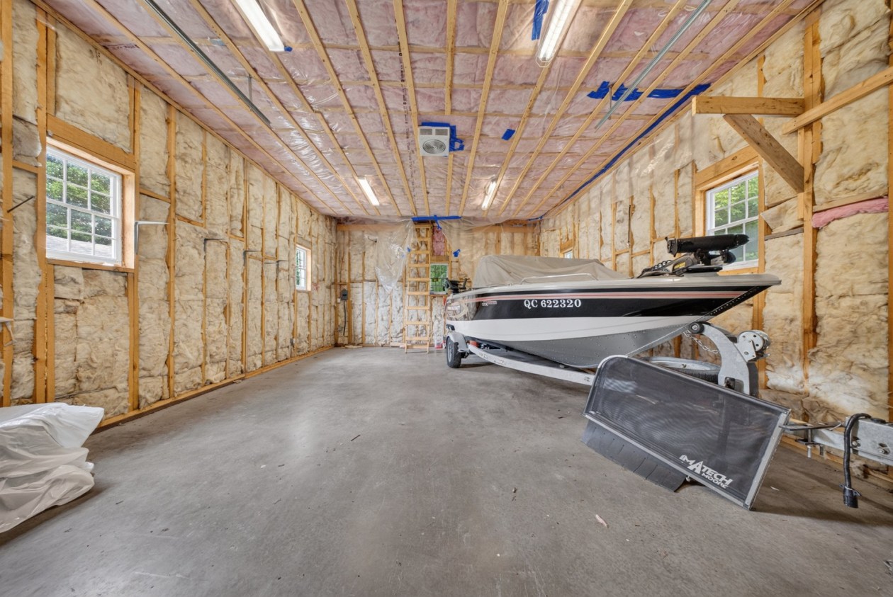 Garage — 27, Rue Brown, Windsor, J1S2K7, Windsor