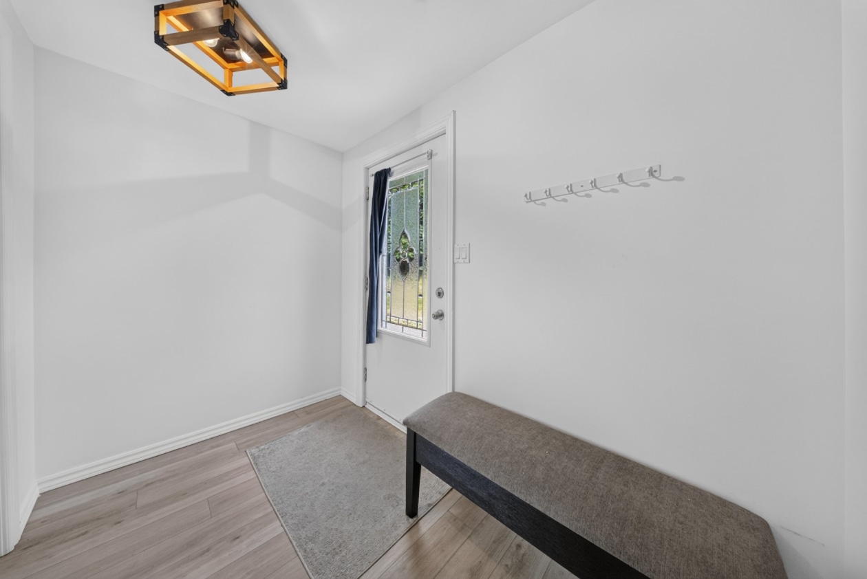 Hall d'entrée — 27, Rue Brown, Windsor, J1S2K7, Windsor