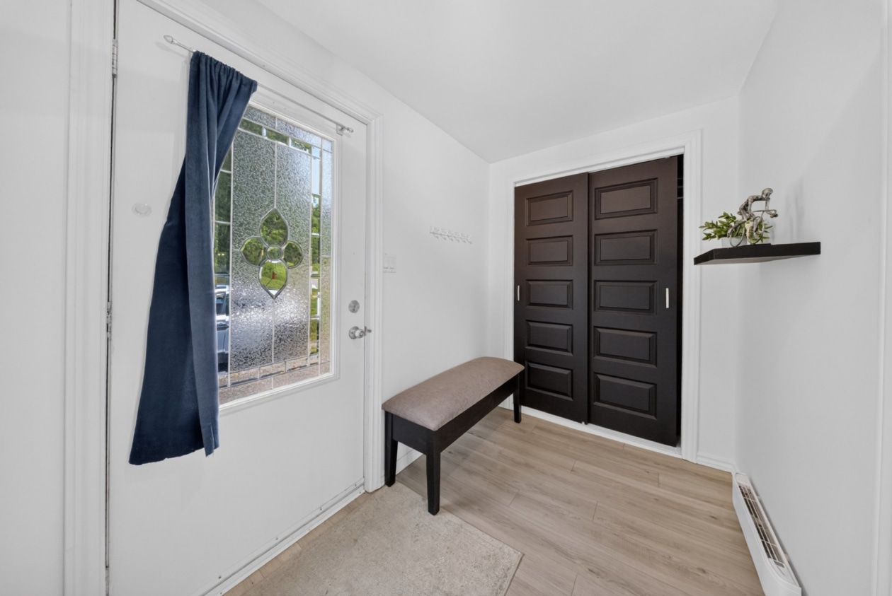Hall d'entrée — 27, Rue Brown, Windsor, J1S2K7, Windsor