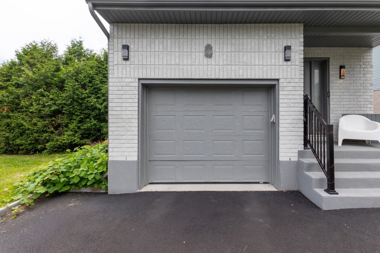 Garage — 2680, Rue Borduas, Longueuil (Le Vieux-Longueuil), J4M2N8, Longueuil (Le Vieux-Longueuil)