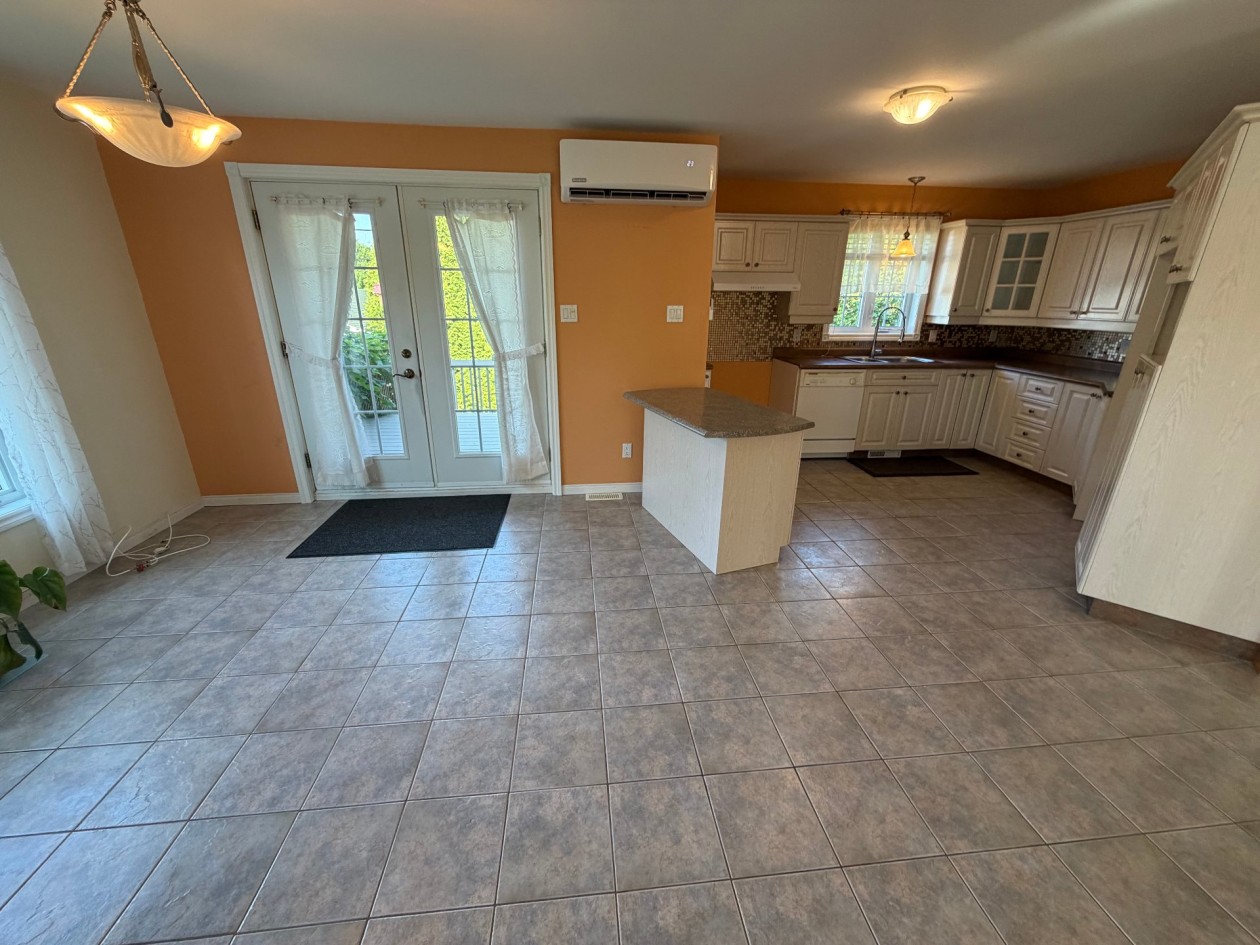 Salle à manger — 165, Rue des Myosotis, Saguenay (Chicoutimi), G7G5H4, Saguenay (Chicoutimi)