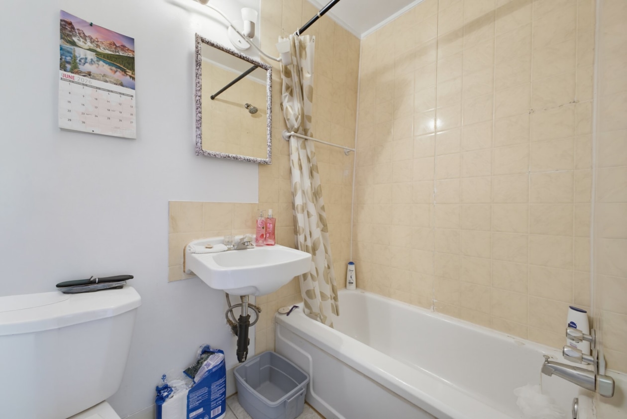 Salle de bains — 655 - 661, Rue William-MacDonald, Montréal (Lachine), H8S1Z7, Montréal (Lachine)