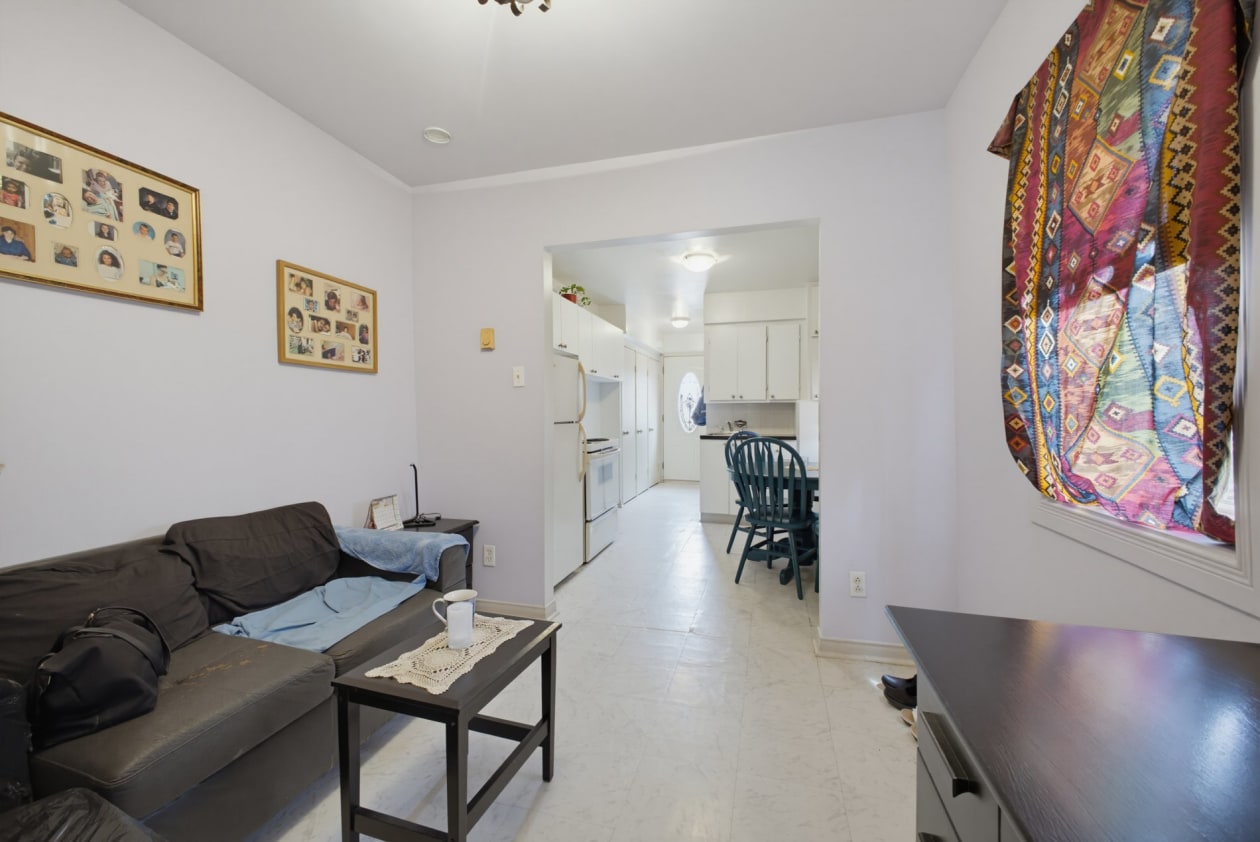 Salon — 655 - 661, Rue William-MacDonald, Montréal (Lachine), H8S1Z7, Montréal (Lachine)