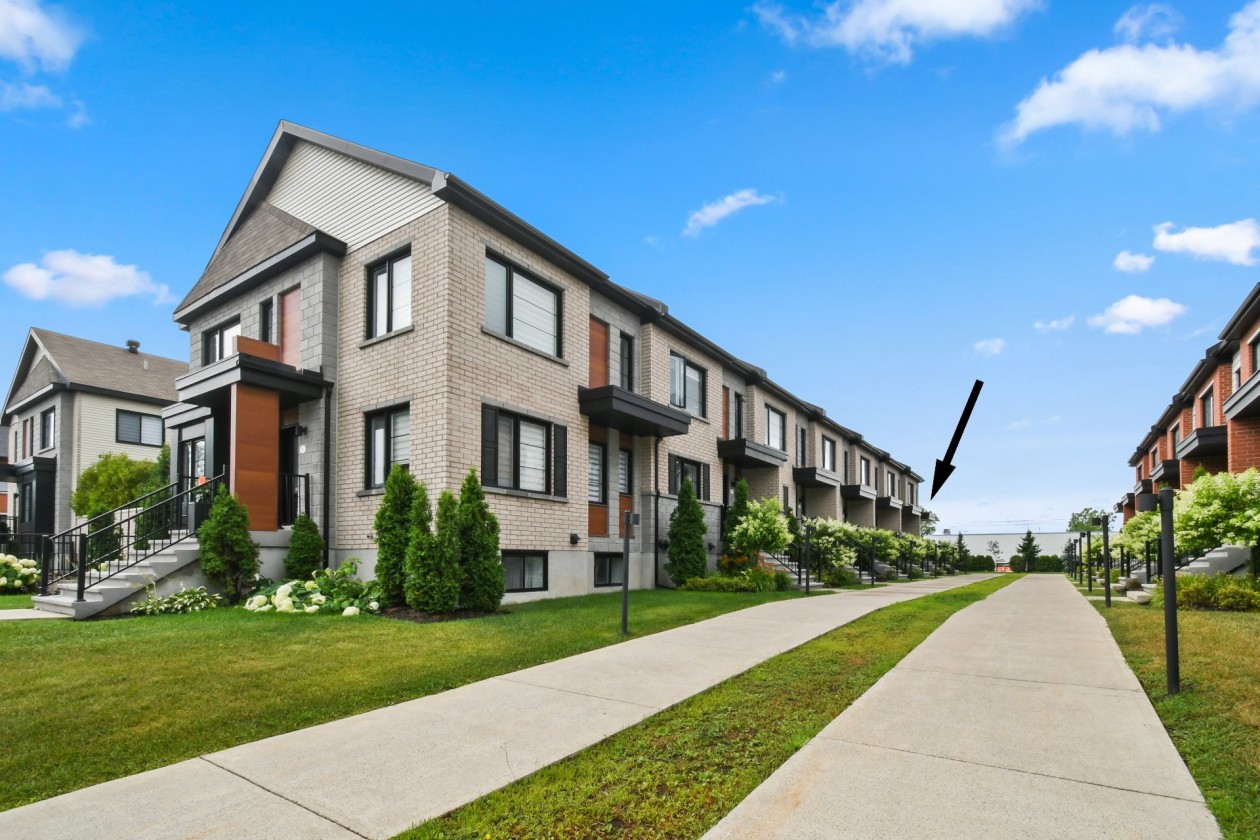 Façade — 526, Rue Papineau, Boisbriand, J7G0A4, Boisbriand