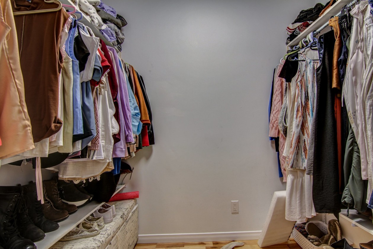 Penderie — 1001, Rue Ste-Agnès, Saguenay (Chicoutimi), G7G3V8, Saguenay (Chicoutimi)