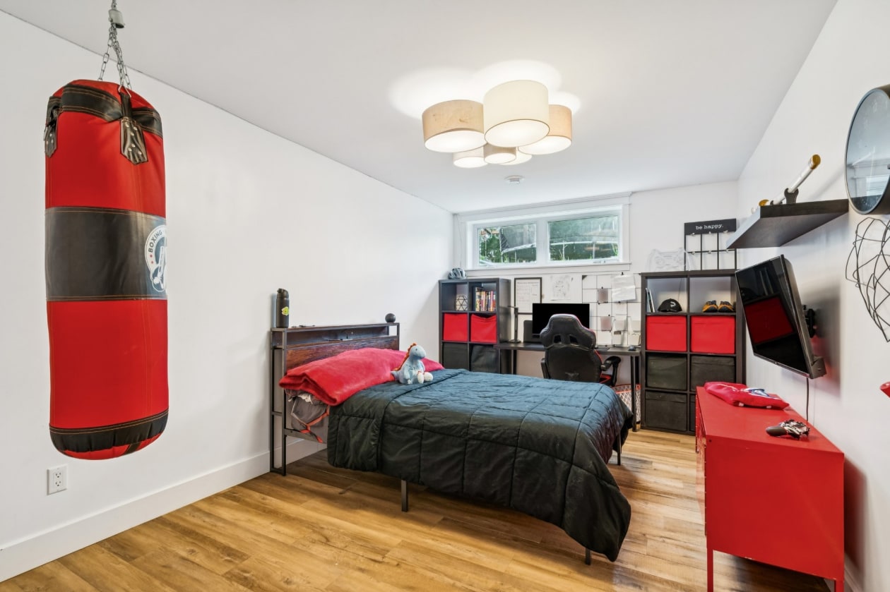 Chambre à coucher — 112, Rue du Parc, Verchères, J0L2R0, Verchères
