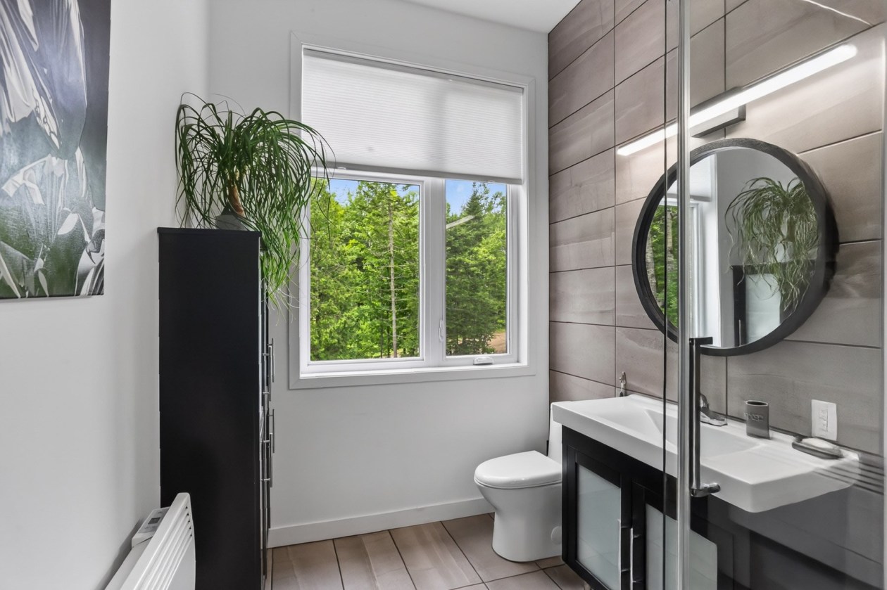 Salle de bains — 5610, Ch. du Lac-Héroux, Saint-Boniface, G0X2L0, Saint-Boniface