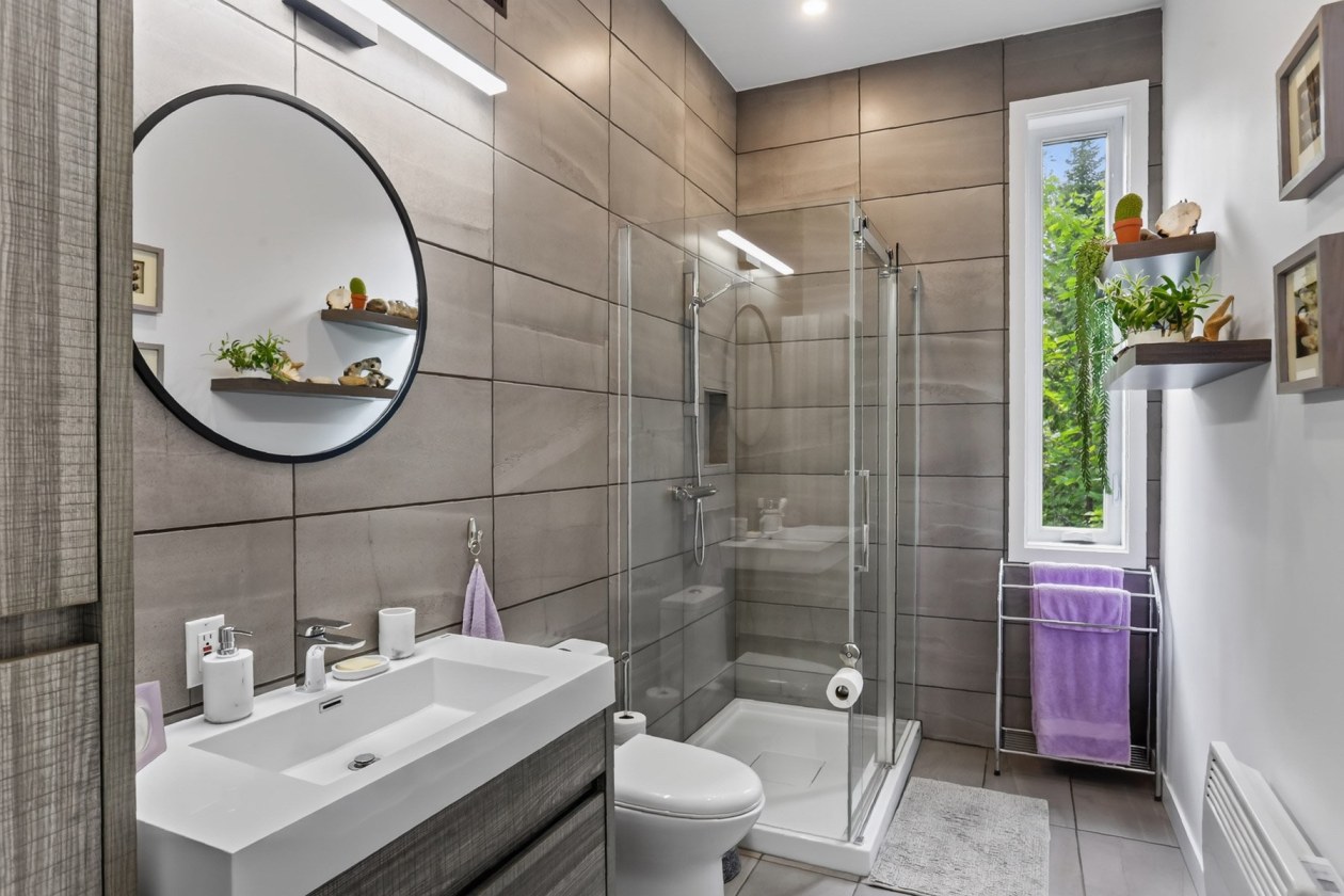Salle de bains — 5610, Ch. du Lac-Héroux, Saint-Boniface, G0X2L0, Saint-Boniface