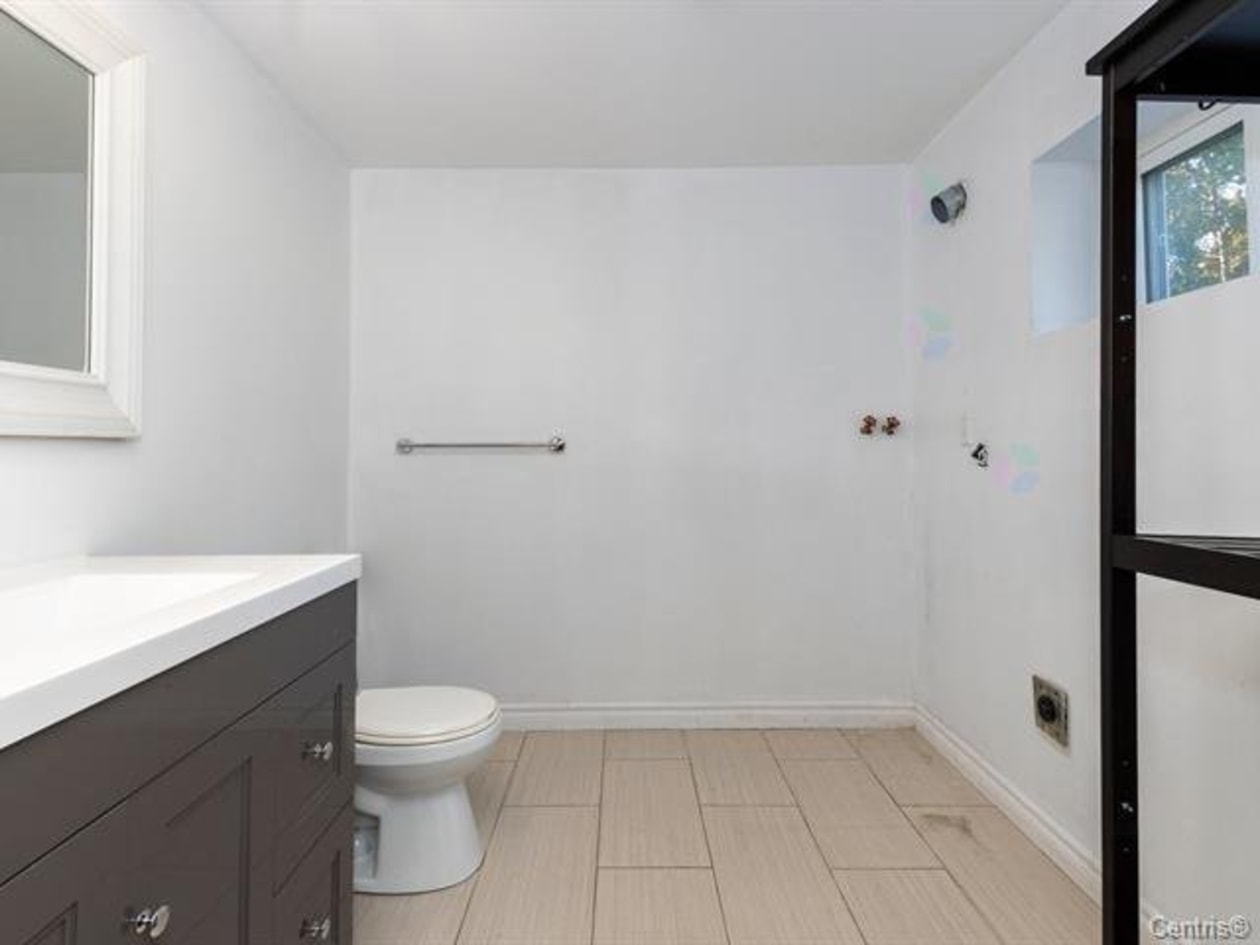 Salle de bains — 105, Rue Pierre-Curie, Châteauguay, J6K3Z7, Châteauguay