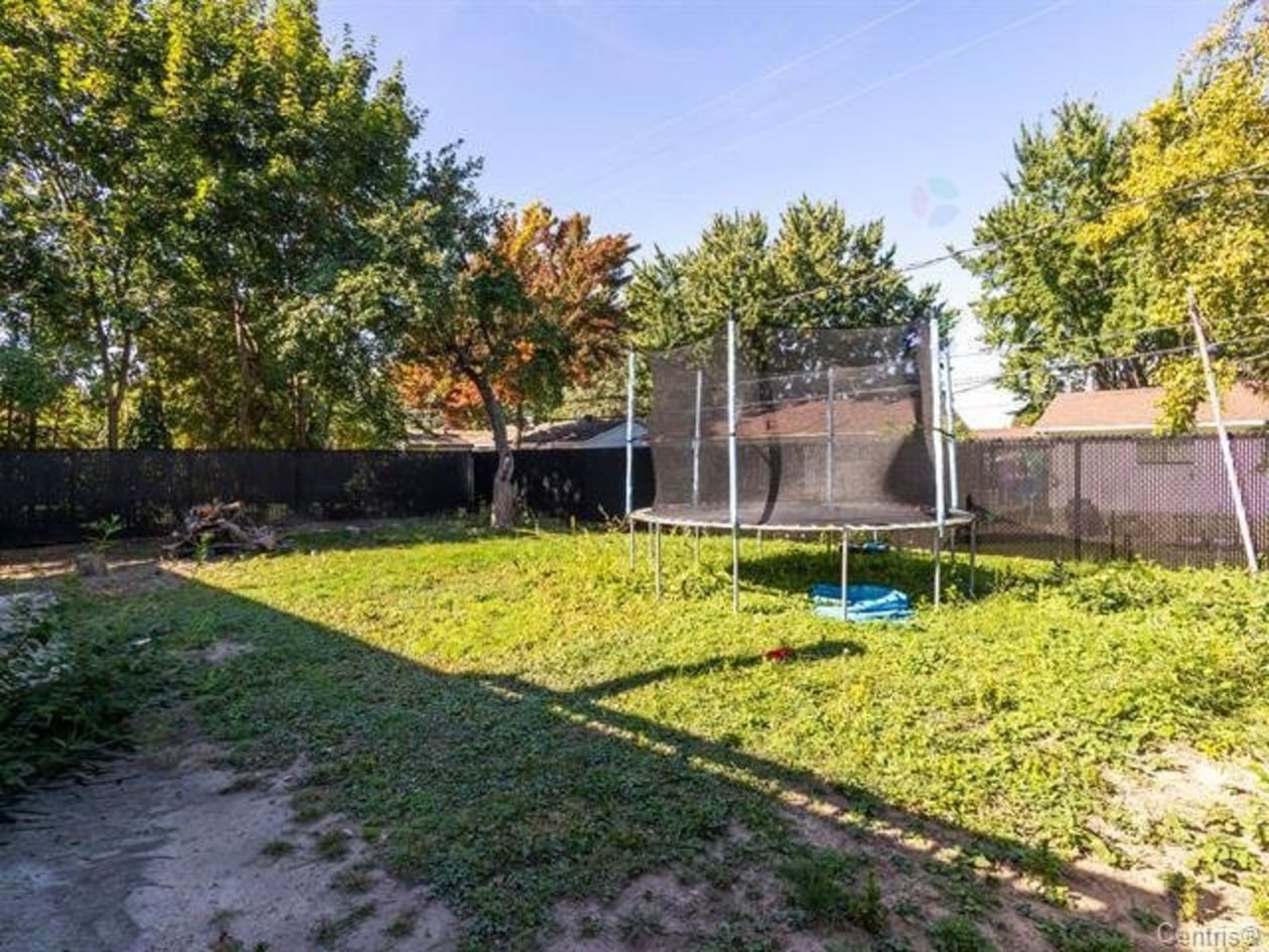 Cour — 105, Rue Pierre-Curie, Châteauguay, J6K3Z7, Châteauguay
