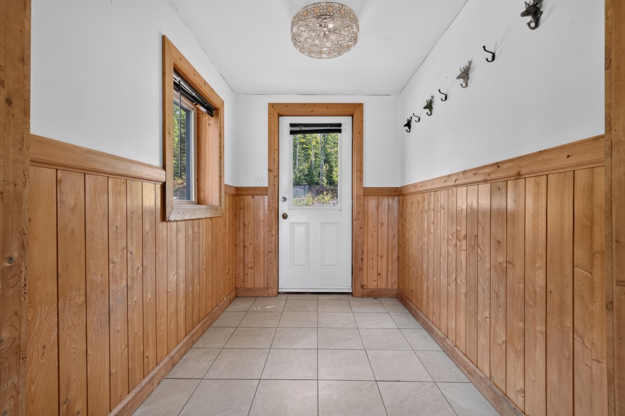 Hall d'entrée — 139, 4e Rang O., Saint-Anaclet-de-Lessard, G0K1H0, Saint-Anaclet-de-Lessard