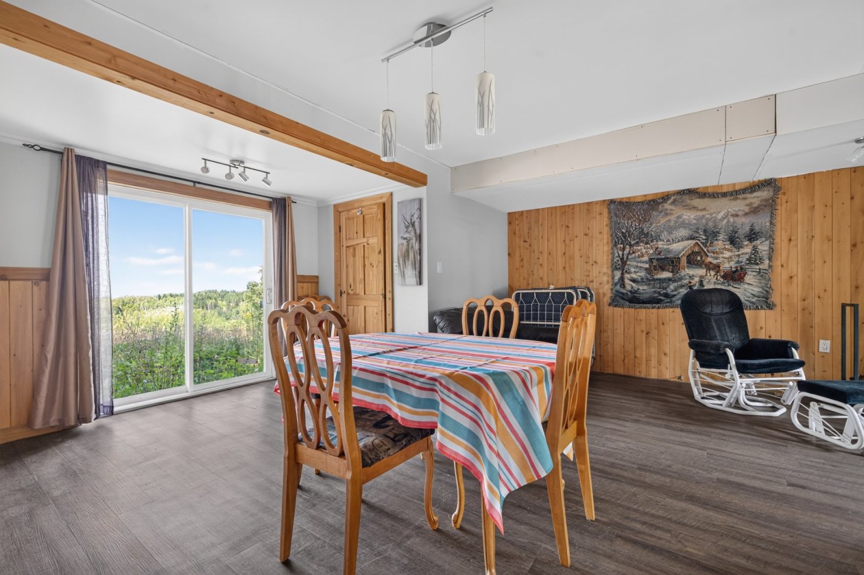 Salle à manger — 139, 4e Rang O., Saint-Anaclet-de-Lessard, G0K1H0, Saint-Anaclet-de-Lessard