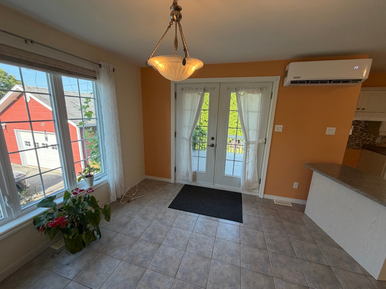 Salle à manger — 165, Rue des Myosotis, Saguenay (Chicoutimi), G7G5H4, Saguenay (Chicoutimi)