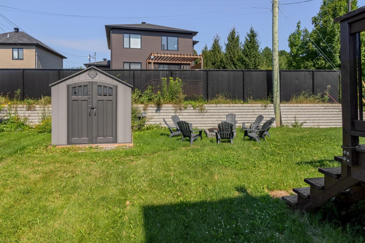 Cour — 732Z, Rue de Dover, Québec (Charlesbourg ), G2L0H3, Québec (Charlesbourg )