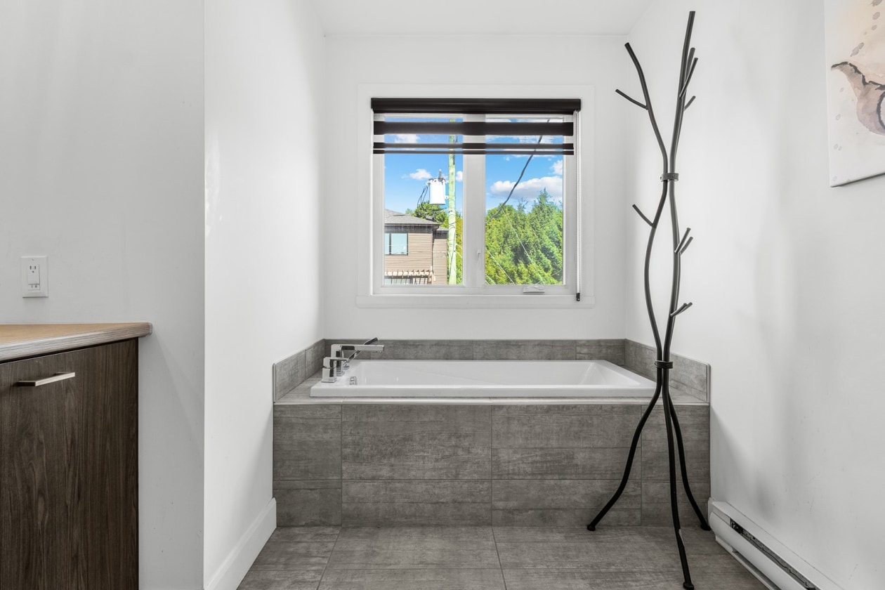 Salle de bains — 732, Rue de Dover, Québec (Charlesbourg ), G2L0H3, Québec (Charlesbourg )