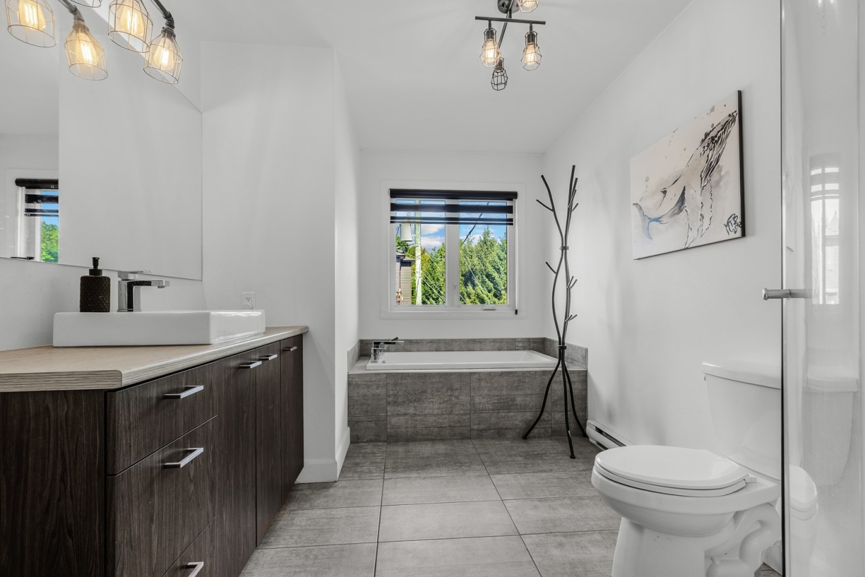 Salle de bains — 732, Rue de Dover, Québec (Charlesbourg ), G2L0H3, Québec (Charlesbourg )