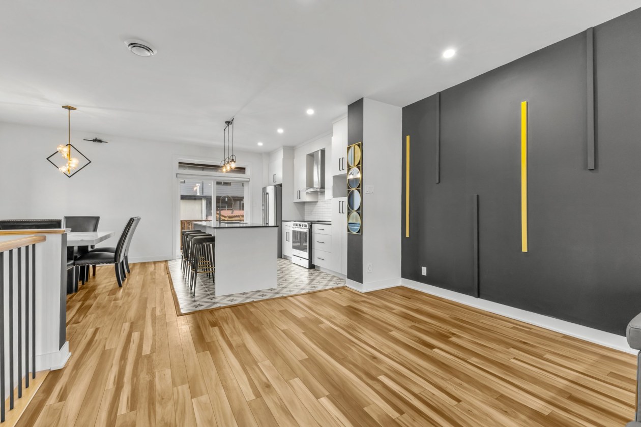 Salon — 6144Z, Rue d'Angora, Terrebonne (Lachenaie), J6X0G9, Terrebonne (Lachenaie)